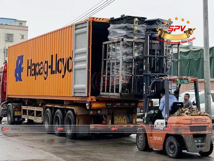 SPV Plastic Rubbish Cans(660L) Are Laoding Into Container